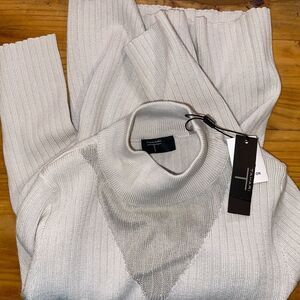 Tahari Sweater Women XSmall Pale Sand Mock Neck Pull Over‎ Illusion Inset Classy